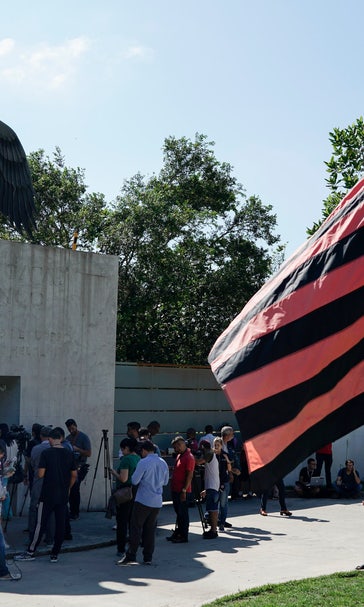 10 people have died in fire at Brazil soccer team complex